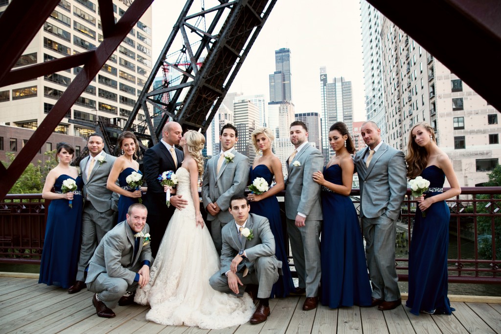 kinzie bridge wedding party photo