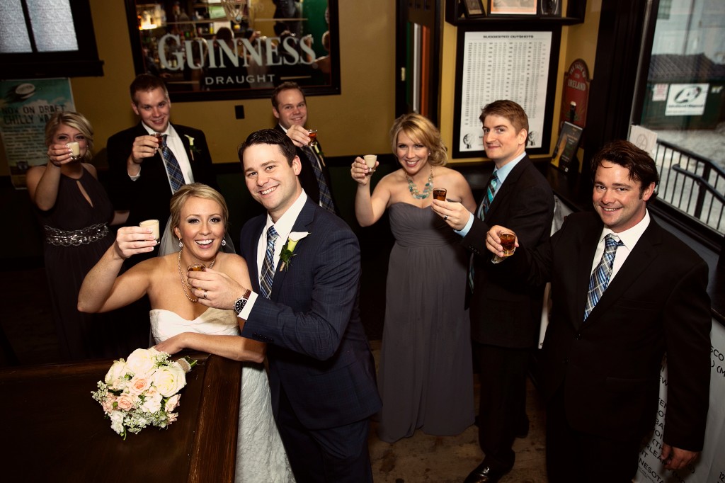 fall wedding photography at mickey finns in libertyville photo